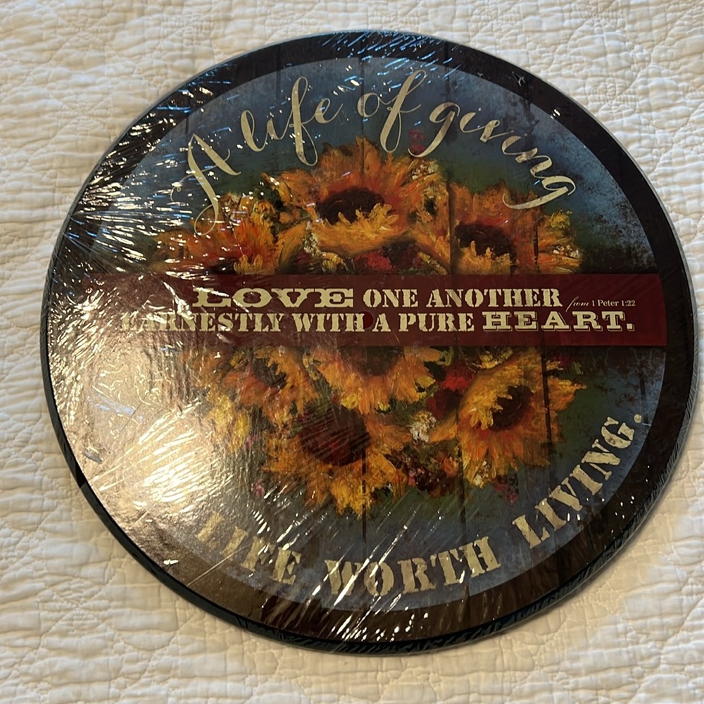 CARPENTREE Wall Decoration. NEW. Still in plastic.